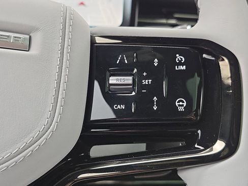 New 2026 Land Rover Range Rover Sport Dynamic SE image 18