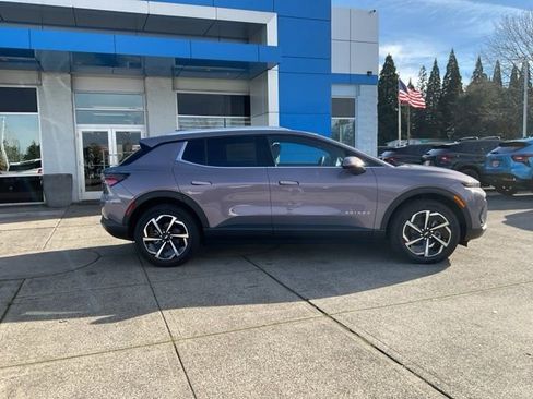 New 2026 Chevrolet Equinox EV LT image 11