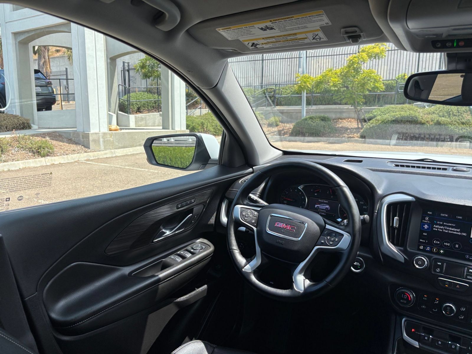 Used 2024 GMC Terrain SLT AWD/4WD image 35