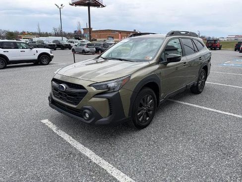 Used 2025 Subaru Outback Onyx Edition image 4