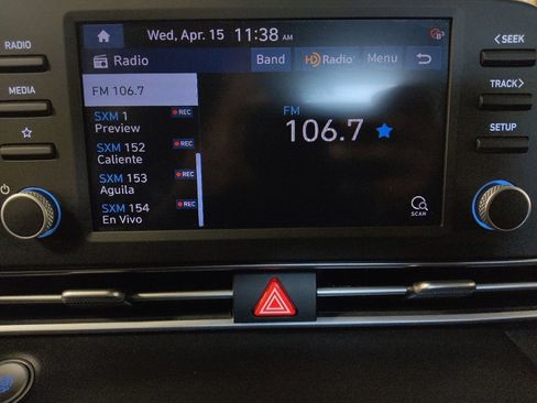 Used 2022 Hyundai Elantra SEL FWD image 25