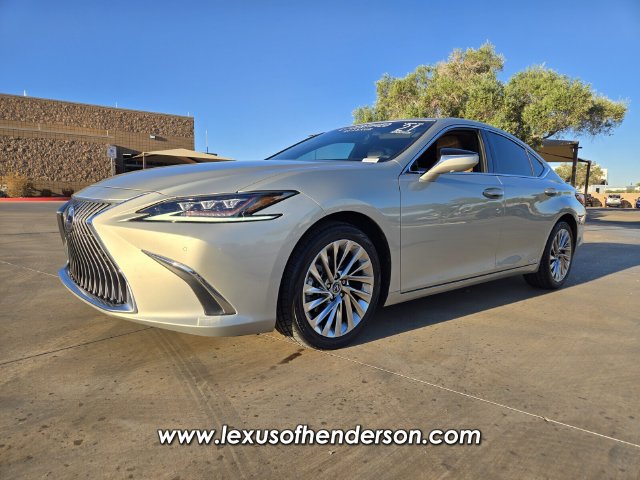 Used 2021 Lexus ES 300h w/ Accessory Package FWD image 2