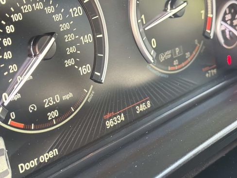 Used 2016 BMW 550i Sedan RWD image 16
