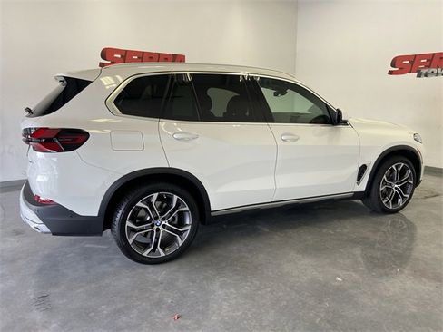 Used 2025 BMW X5 xDrive40i w/ Premium Package image 18
