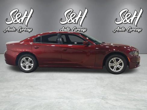 Used 2021 Dodge Charger SXT w/ Leather Interior Group RWD image 18
