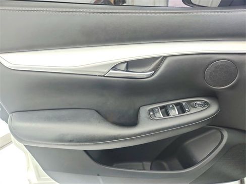 Used 2021 INFINITI QX50 Luxe w/ Appearance Package image 32