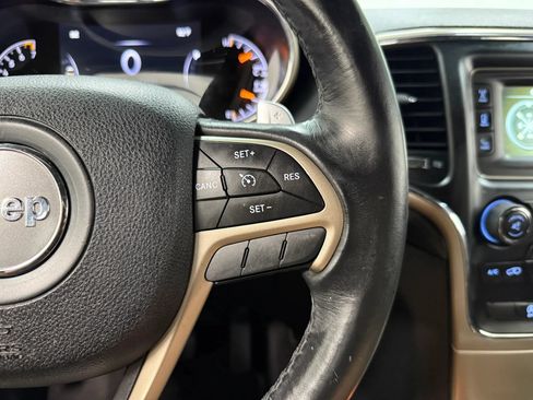 Used 2016 Jeep Grand Cherokee Laredo w/ Quick Order Package 23E AWD/4WD image 30