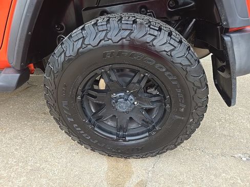 Used 2018 Jeep Wrangler Unlimited Sport S AWD/4WD image 22