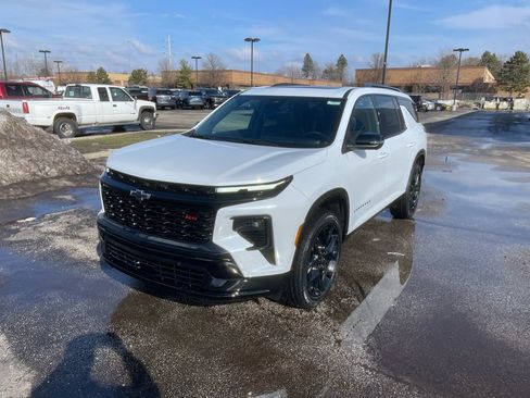 New 2026 Chevrolet Traverse RS w/ LPO, Floor Liner Package image 3