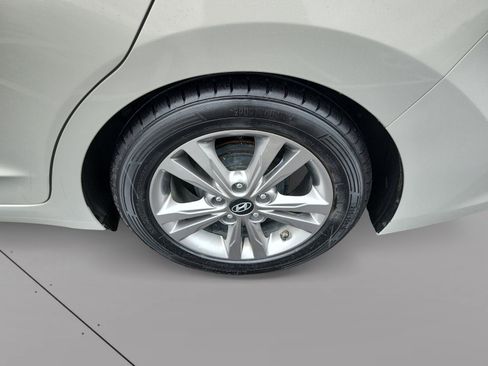 Used 2017 Hyundai Elantra Value Edition FWD image 14