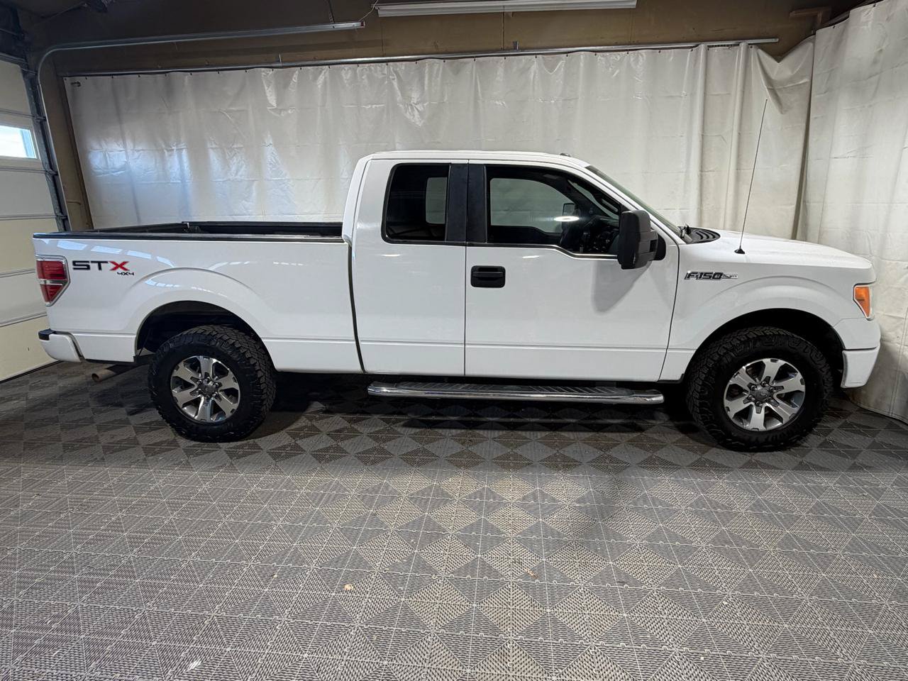 Used 2013 Ford F150 STX w/ Mid Equipment Group AWD/4WD image 4