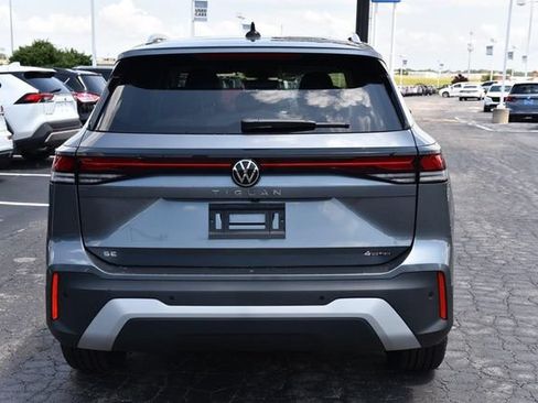 New 2026 Volkswagen Tiguan SE AWD/4WD image 6