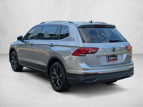 Used 2024 Volkswagen Tiguan SE w/ MDO Package, Three-Row FWD image 8