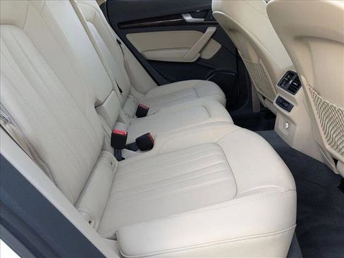 Used 2020 Audi Q5 2.0T Premium w/ Convenience Package image 18