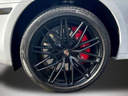 Used 2023 Porsche Macan GTS AWD/4WD image 34