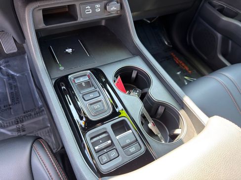 Used 2024 Honda Pilot TrailSport image 25