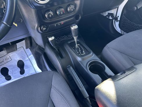 Used 2018 Jeep Wrangler Unlimited Sport w/ Connectivity Group image 17