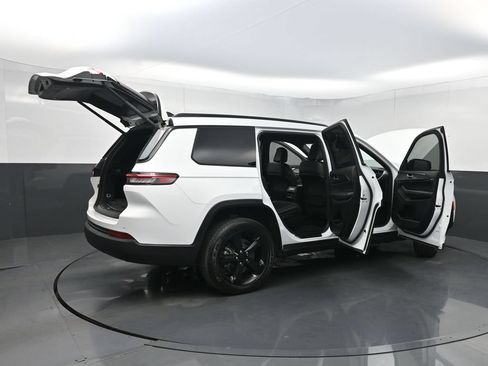 Used 2023 Jeep Grand Cherokee L Laredo AWD/4WD image 42