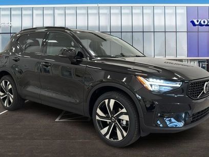 New 2026 Volvo XC40 B5 Ultra w/ Protection Package Premier