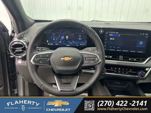 Used 2026 Chevrolet Equinox LT AWD/4WD image 25
