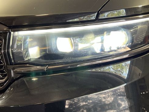 Used 2024 Jeep Grand Wagoneer Series III w/ Quick Order Packagew 28T image 12