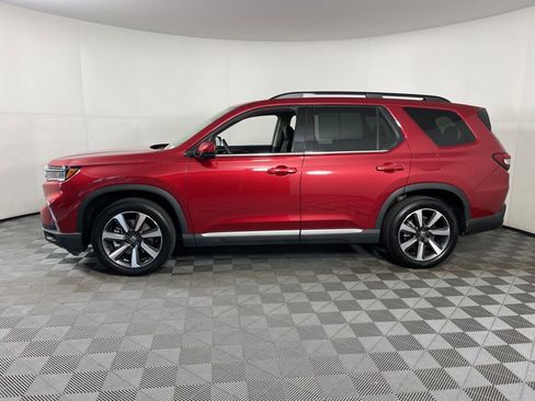 Certified 2025 Honda Pilot Touring image 2