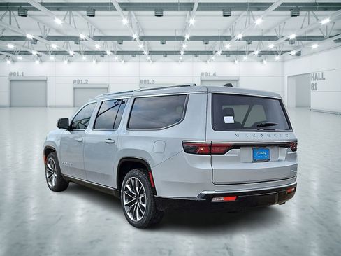 New 2025 Jeep Wagoneer L Series III w/ Premium Group I AWD/4WD image 2
