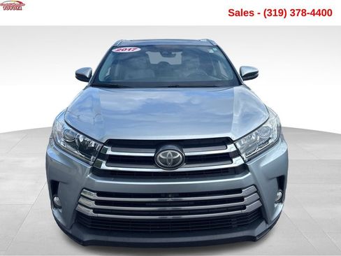 Used 2017 Toyota Highlander Limited Platinum AWD/4WD image 10