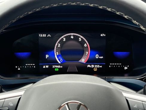 Used 2024 Volkswagen Taos SE image 16