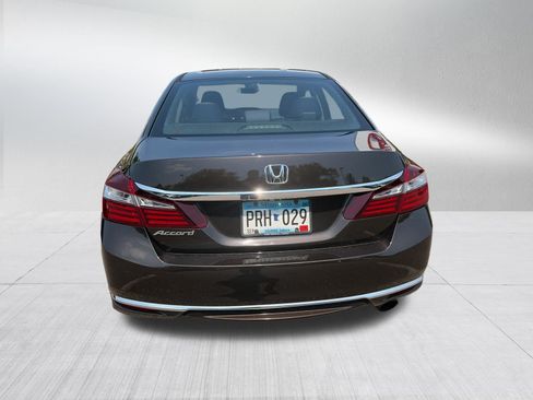 Used 2017 Honda Accord LX image 4