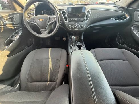 Used 2016 Chevrolet Malibu LT image 10