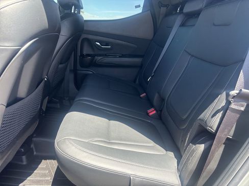 Used 2022 Hyundai Santa Cruz Limited AWD/4WD image 11