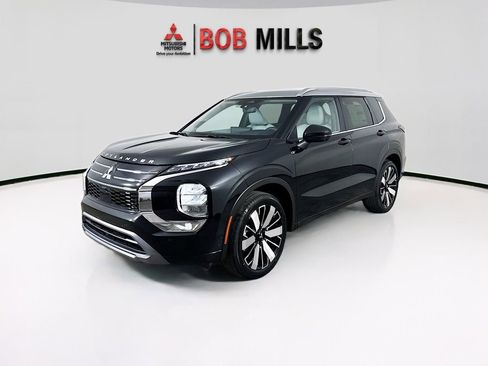 New 2025 Mitsubishi Outlander AWD image 3