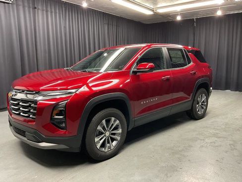 New 2026 Chevrolet Equinox LT image 2