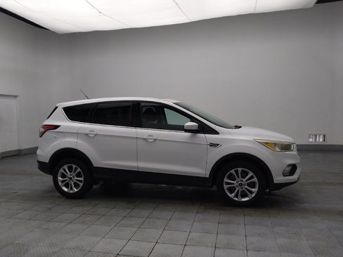 Used 2017 Ford Escape SE FWD image 11