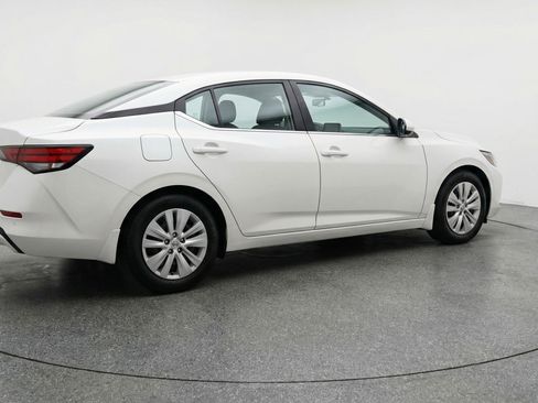 Used 2025 Nissan Sentra S image 9