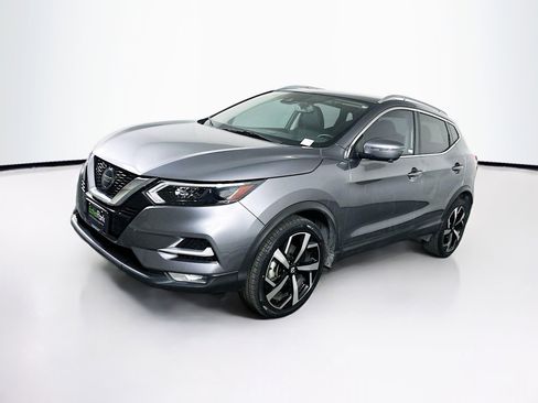 Used 2022 Nissan Rogue Sport SL w/ Premium Package image 3