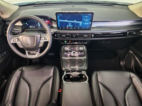 Used 2023 Lincoln Nautilus FWD w/ Premium Package image 4
