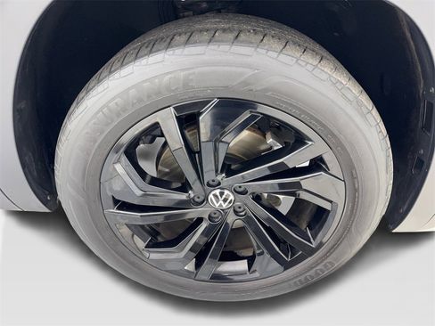 Used 2023 Volkswagen Atlas SE w/ Panoramic Sunroof Package image 86