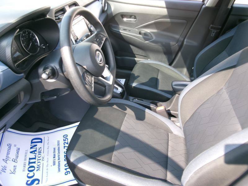 Used 2025 Nissan Versa SV FWD image 13