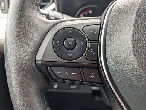 Used 2023 Toyota RAV4 XLE Premium image 17