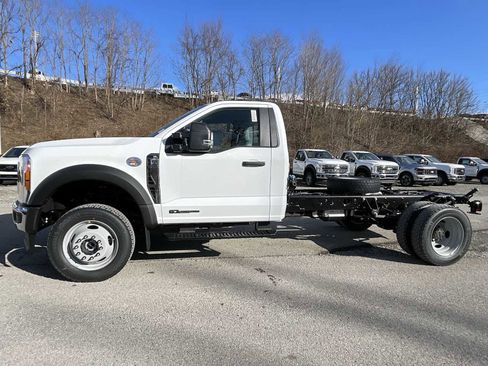 New 2024 Ford F550 4x4 Regular Cab Super Duty image 3