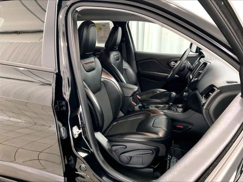 Used 2022 Jeep Cherokee Trailhawk w/ Comfort/Convenience Group image 11