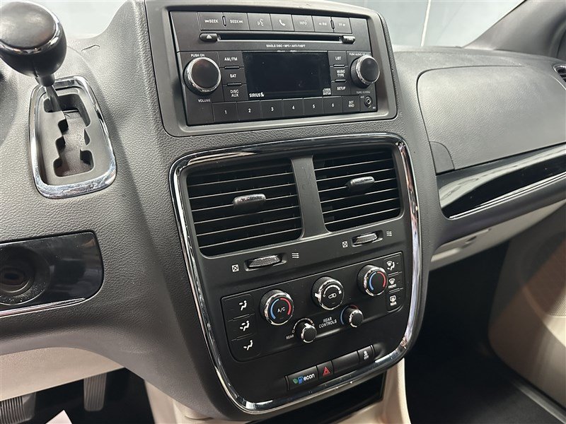 Used 2017 Dodge Grand Caravan SXT FWD image 24
