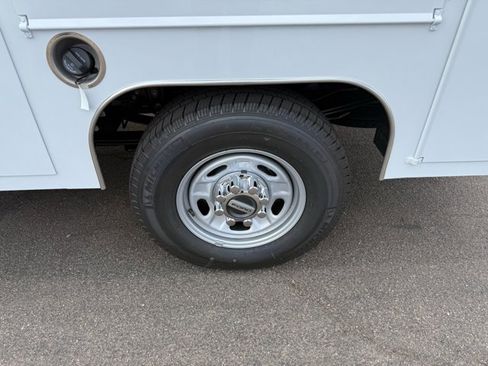 New 2026 Ford F250 XL w/ XL Chrome Package image 26