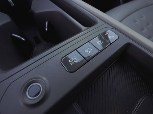 Used 2024 Kia EV9 Wind image 30