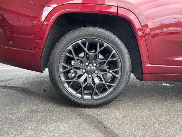 Used 2024 Jeep Grand Cherokee L Summit w/ High Altitude Package AWD/4WD image 36