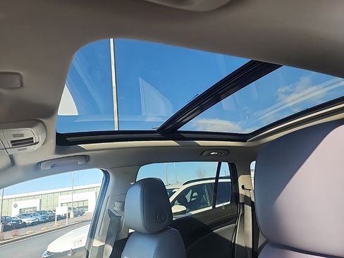 Used 2019 Buick Envision Premium w/ Driver Confidence Package image 27