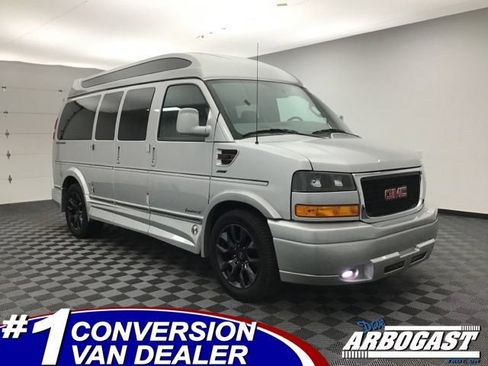 Used 2023 GMC Savana 2500 RWD image 1