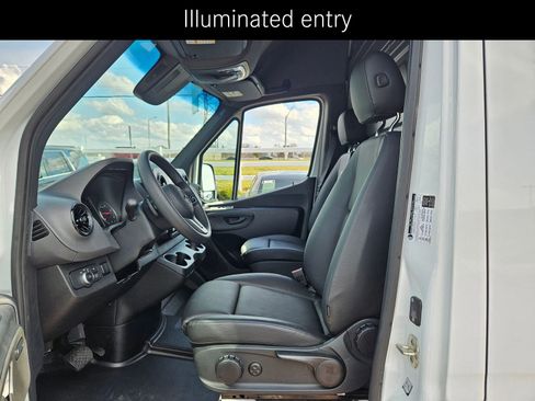 Used 2024 Mercedes-Benz Sprinter 2500 image 12
